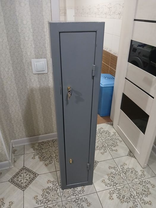 Продам сейф. Высота 130