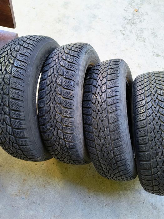 Vând anvelope Dunlop 165/70/14