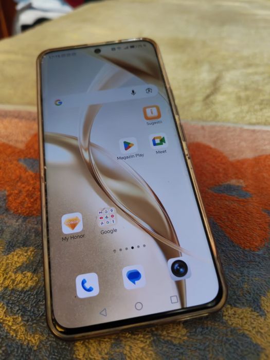 Honor 200 aproape nou