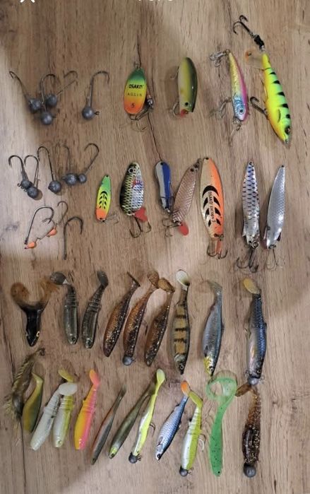 Воблери,блесни и силикони