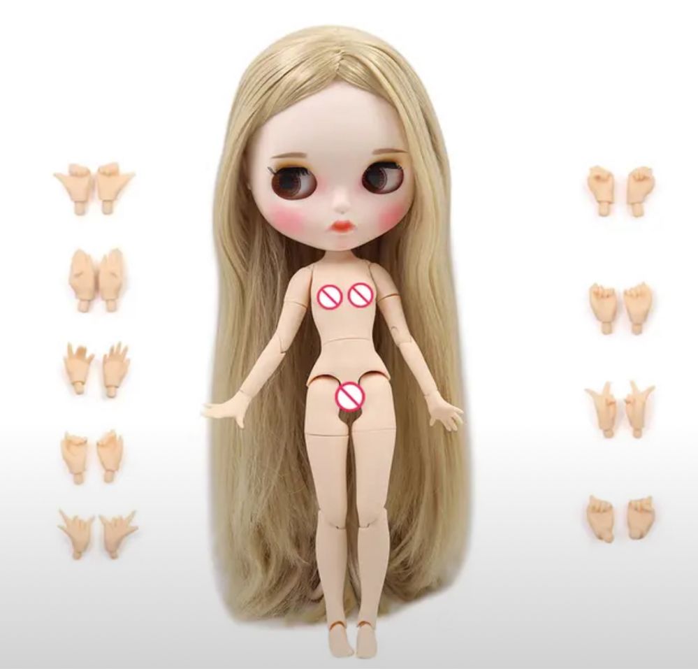 Кукла блайз с комплектом одежды