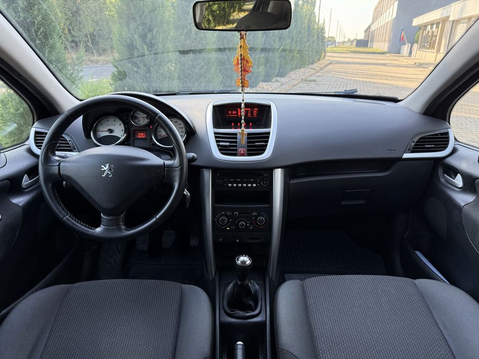 Peugeot 207 Facelift Feline Euro 5 1.4 VTi 95 CP 2012