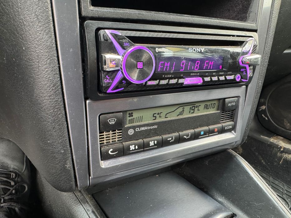 Vând golf 4 !!1.6 benzina