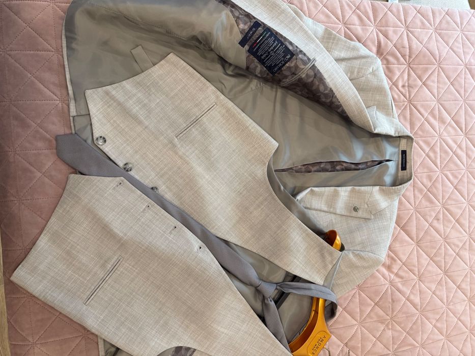 Мъжки елегантен костюм