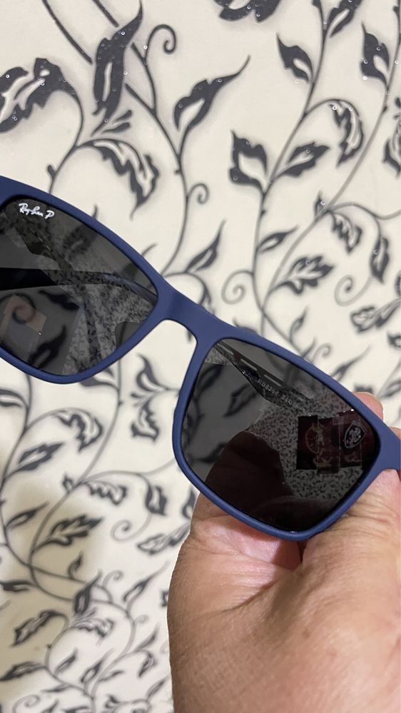 Срочно Продам оригинал ray ban Солнцезащитные очки