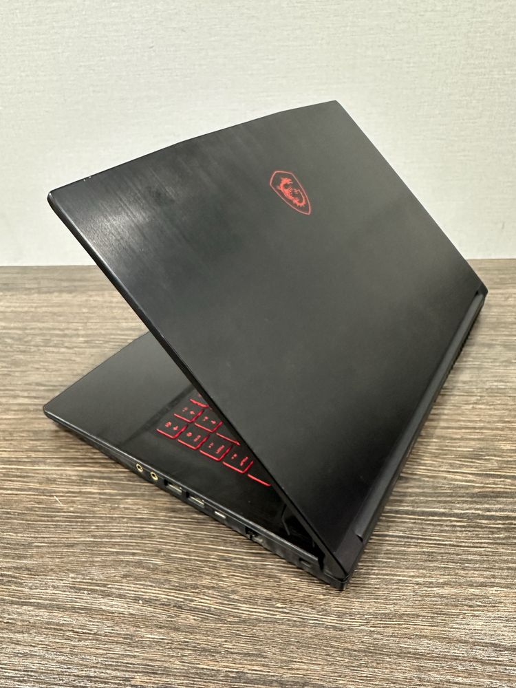 мощный i5 ноутбук MSI GF63 Thin для игр и графических программ