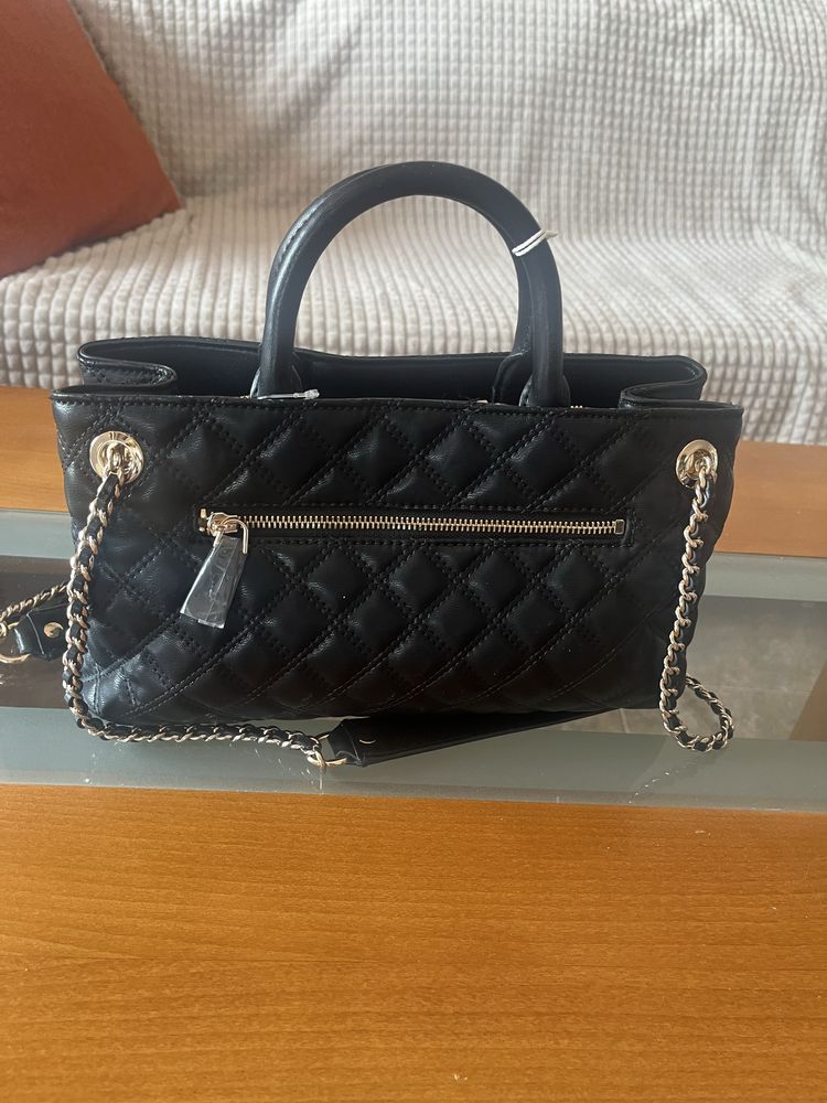 Чисто нова неизползвана дамска чанта GUESS