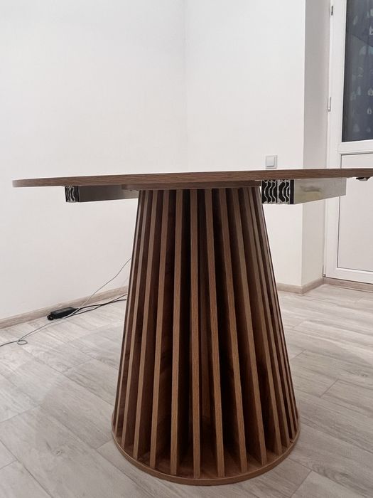 Стол круглый в стиле джапанди