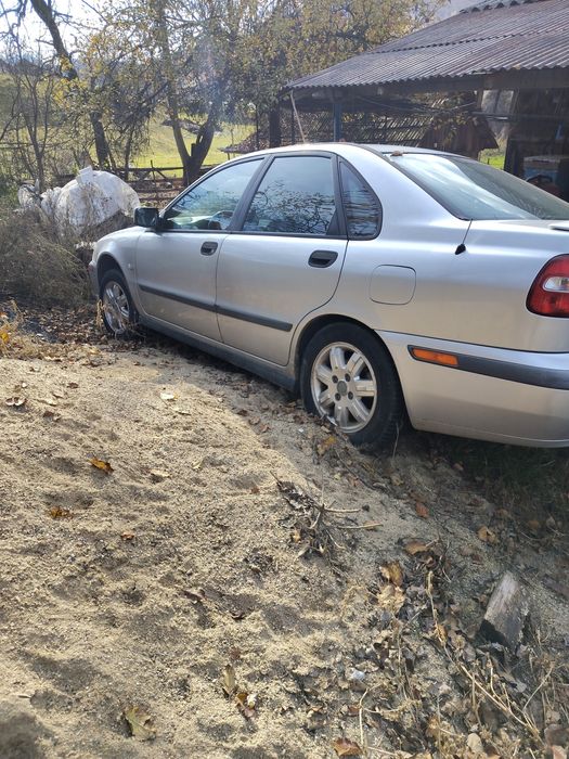 Volvo S40  1, 8 l 127 cai benzina