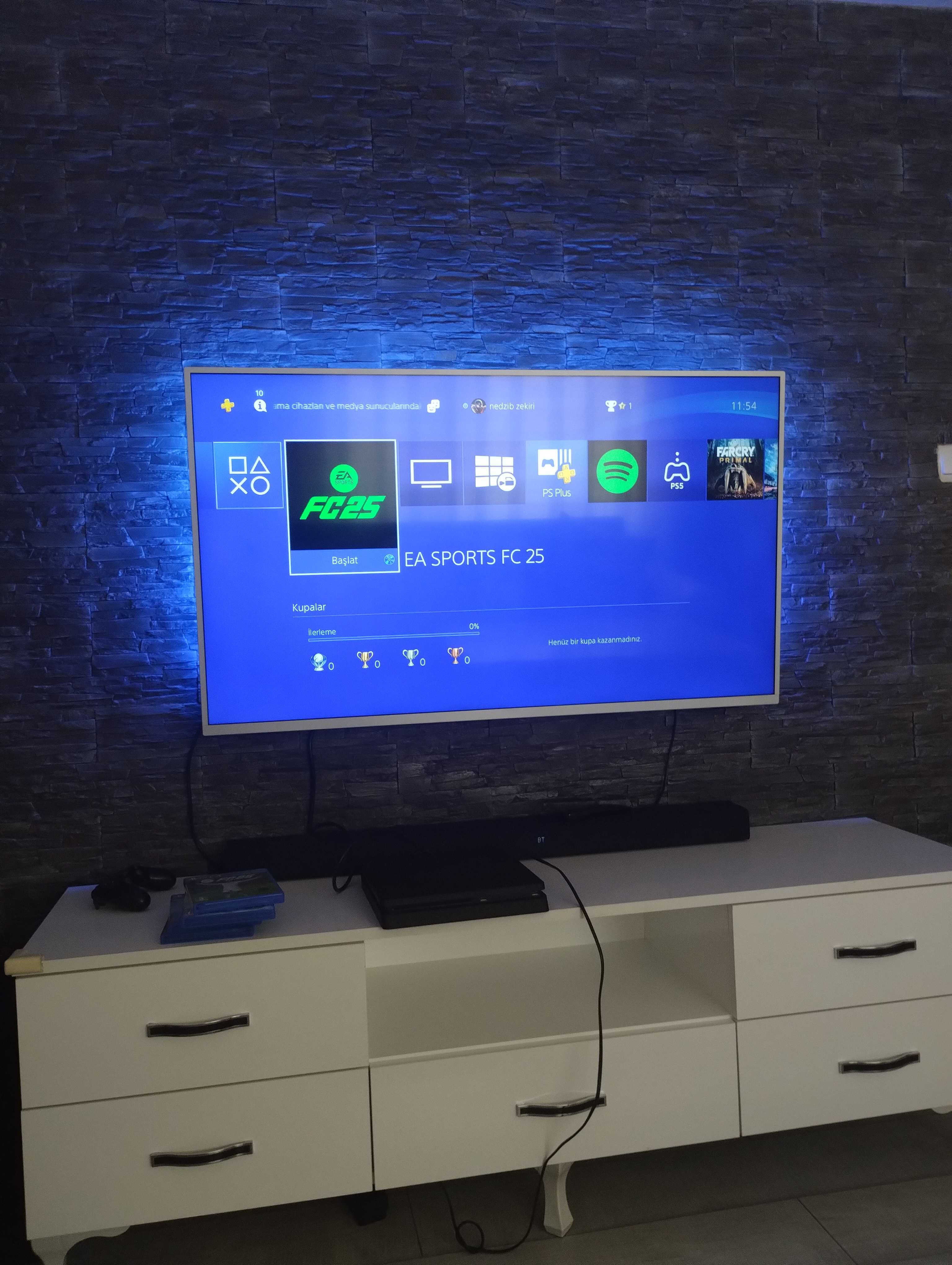 Playstation 4  , 2x джойстика , Fifa 25 и още