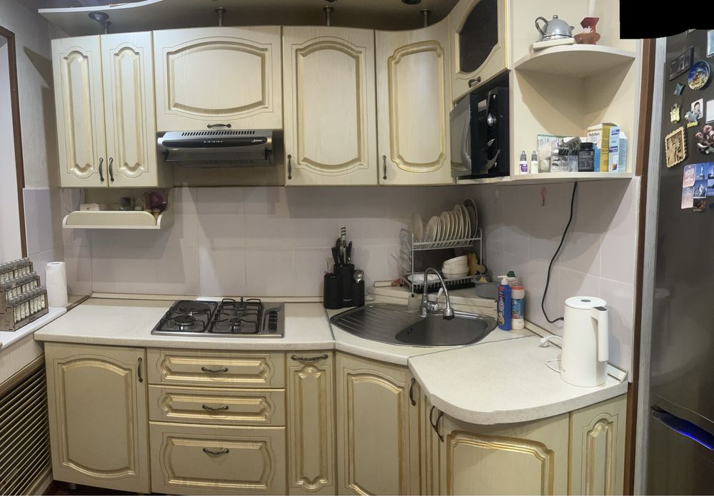 Кухонный гарнитур продаю