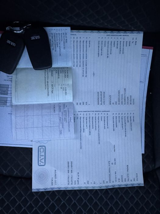 Toyota yaris 1.5 hybrid full extra bitone 2024 avariat