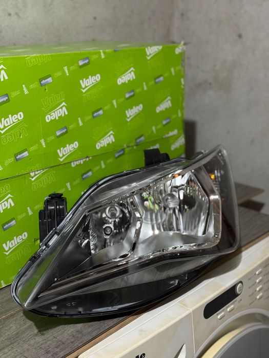 Фарове и стопове за различни автомобили