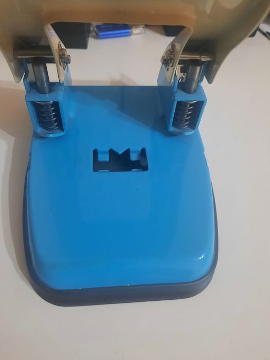 Дырокол       дырокол