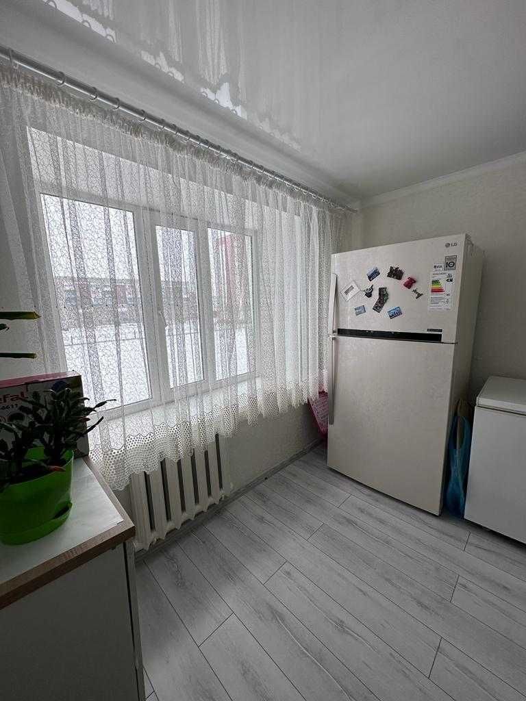 Продам 3комн на Муканова 106кв.м кухня 18кв.м