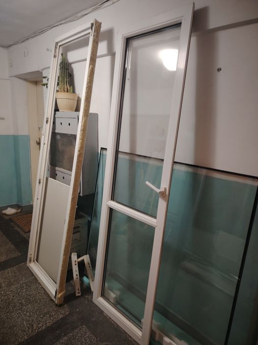 Дограма , врата и прозорец.