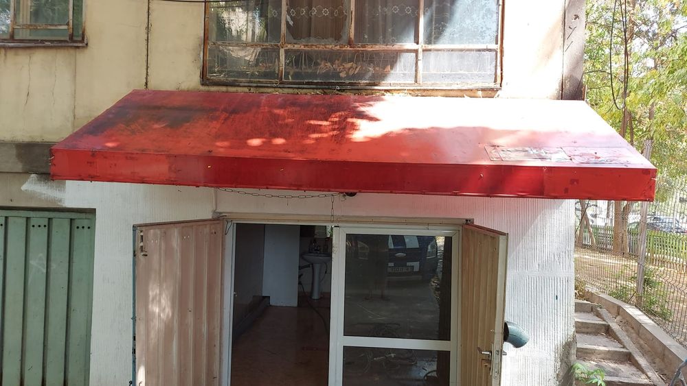 Vând garaj spațiu vad bun comercial