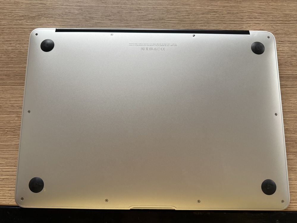 MacBook Air 13” (Early 2015)