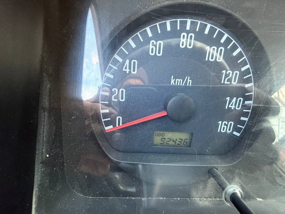 Isuzu NKR55 2.5tonnalik