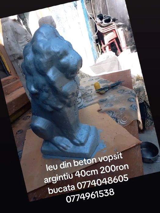 Leu din beton vopsit argintiu 40cm pt garduri 200ron