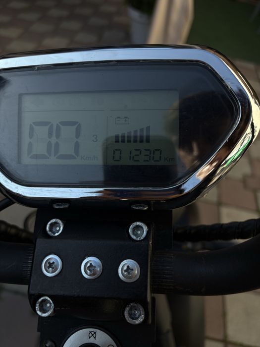 Scuter electric moped citycoco