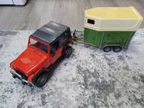 Jeep Wrangler Rubicon cu remorcă de transport animale Bruder