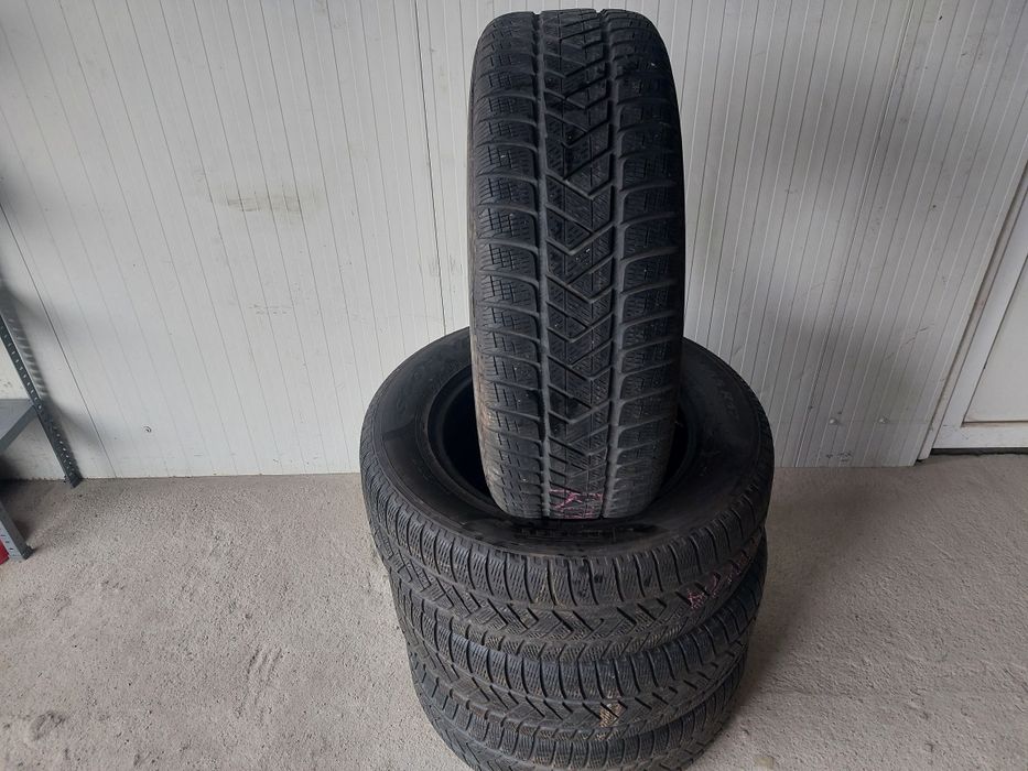 135 lei bucata! Set anvelope M+S/IARNA 235 65 17 Pirelli
