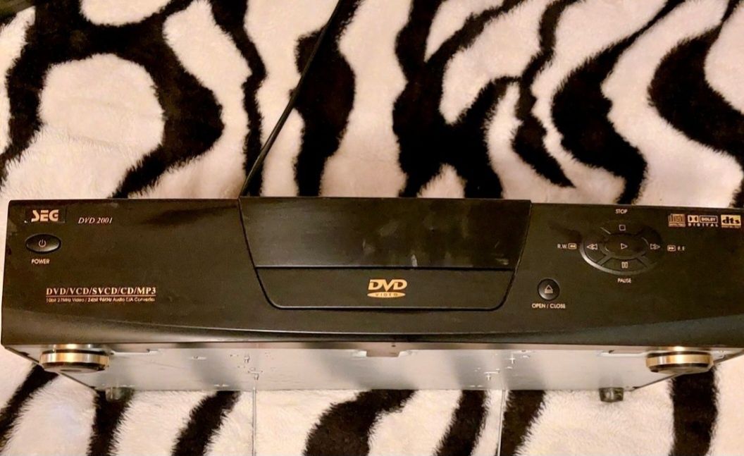 Lichidare colectie DVD și CD playere diverse, pentru nostalgici