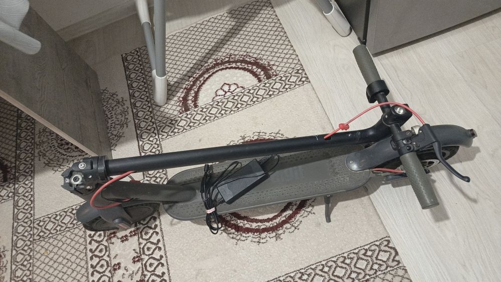 Электросамокат почти новый