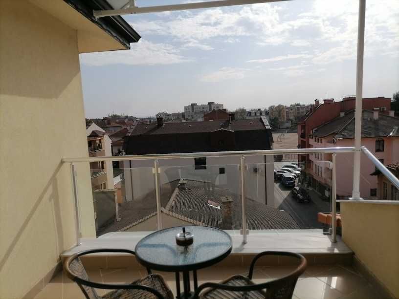 Луксозен тристаен апартамент с панорамни гледки - Свиленград, център