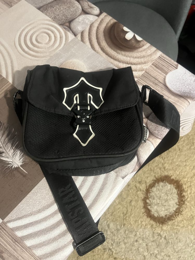 Оригинална Trapstar чантичка