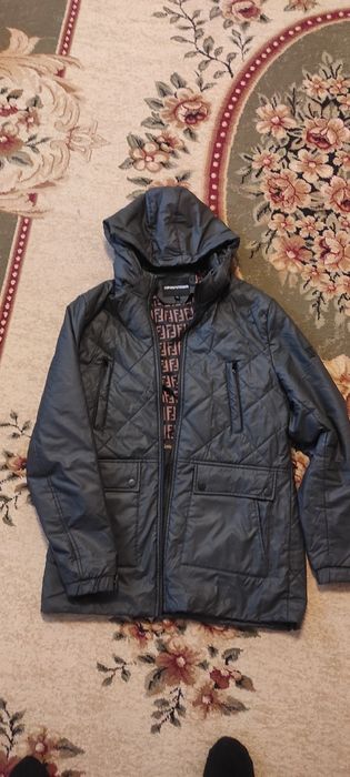 Продам ветровку размер 50/177-180