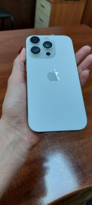 Продам iphone 16 pro