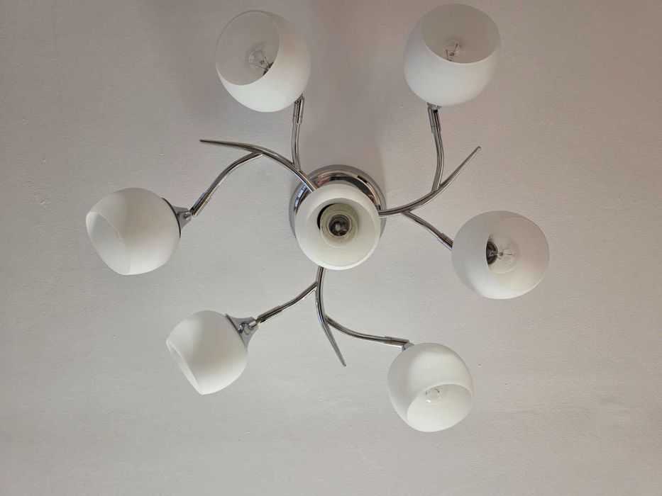 Полилеи, осветителни тела