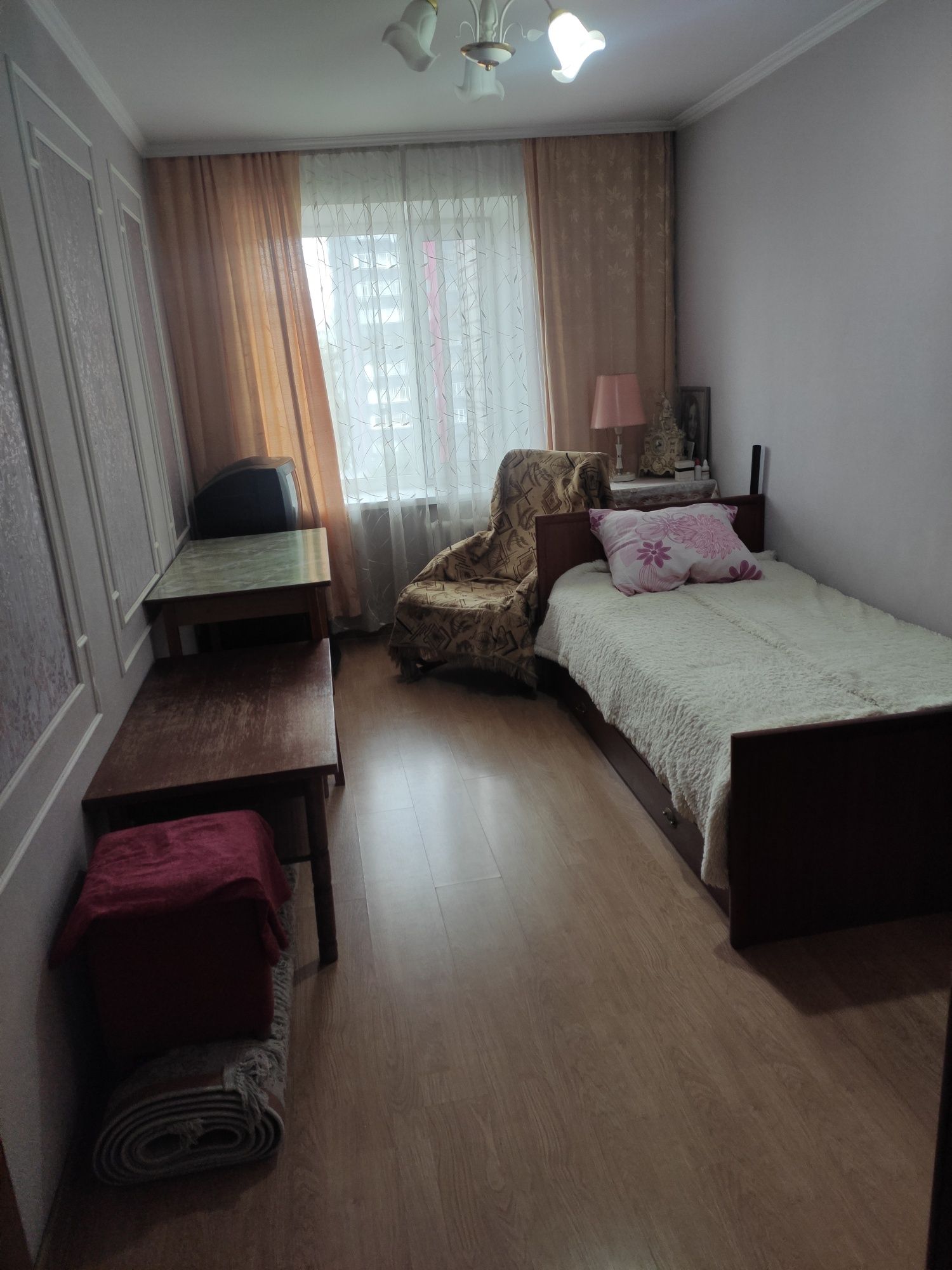 Продается 3-х комнатная квартира в кирпичном доме по пр. Шакарима 42
