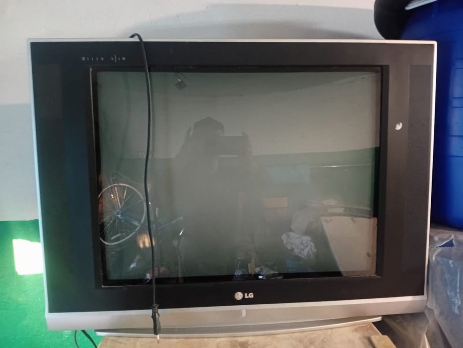 Телевизор LG продам