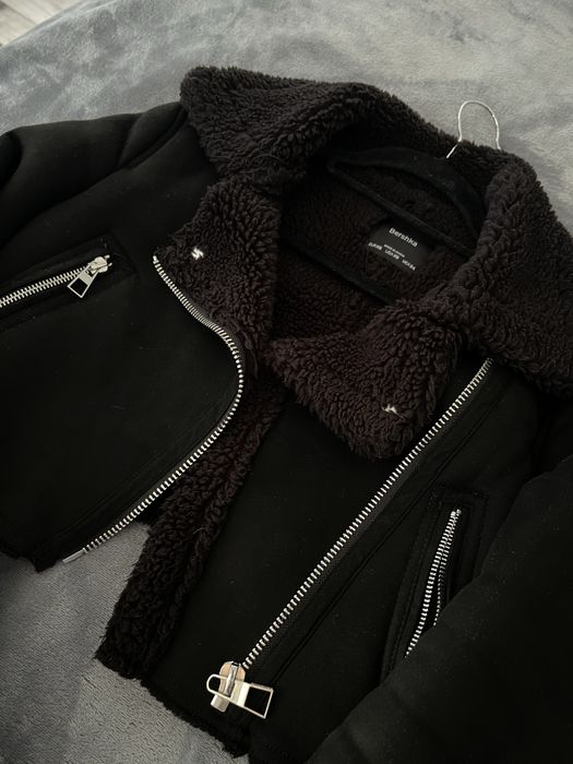 Черно яке Bershka