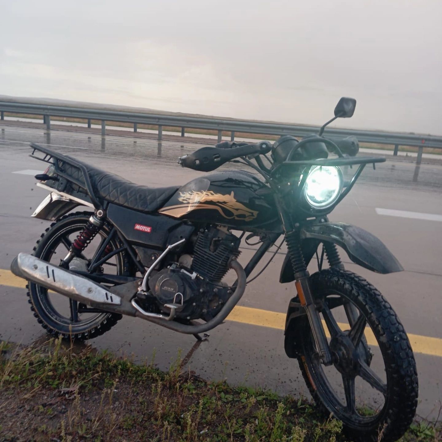 Мотоцикл gsx 200