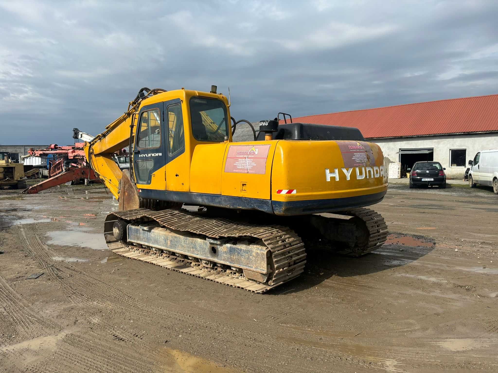 Dezmembrez excavator pe senile Hyundai Robex 210
