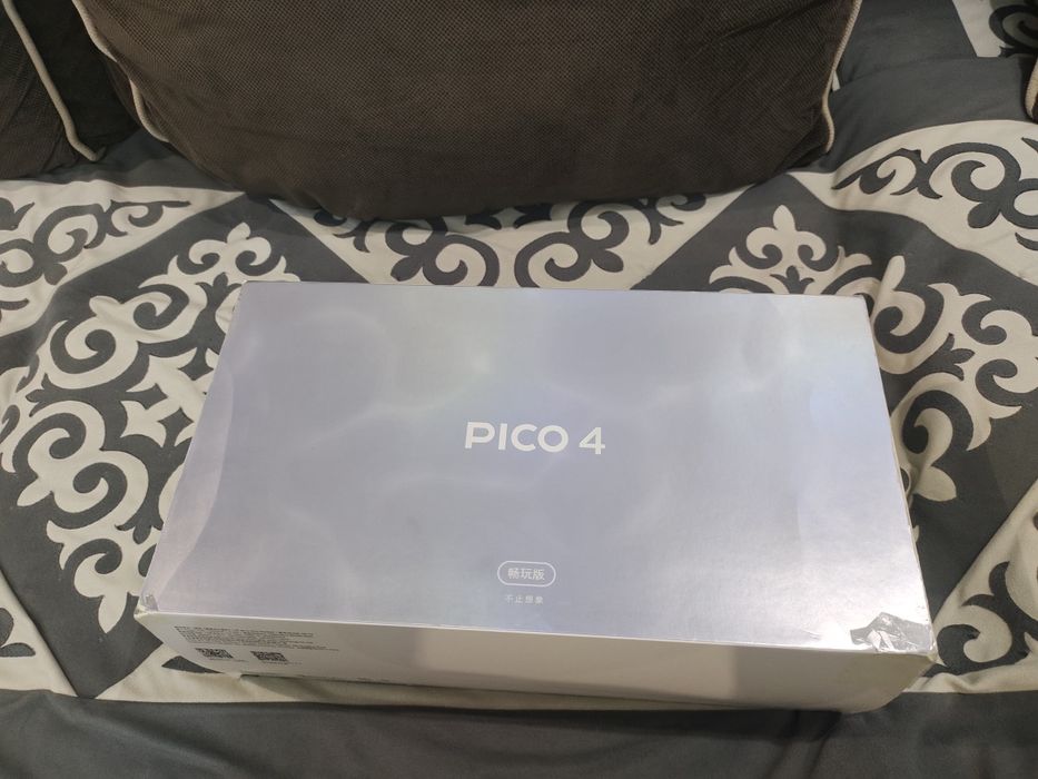 Продаю VR гарнитуру PICO4