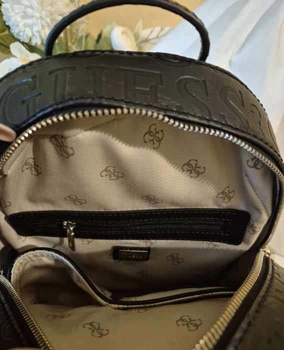 GuessGuess
Раница Brightside (VD) HWVD75 80320 Черен
Раница Brightside