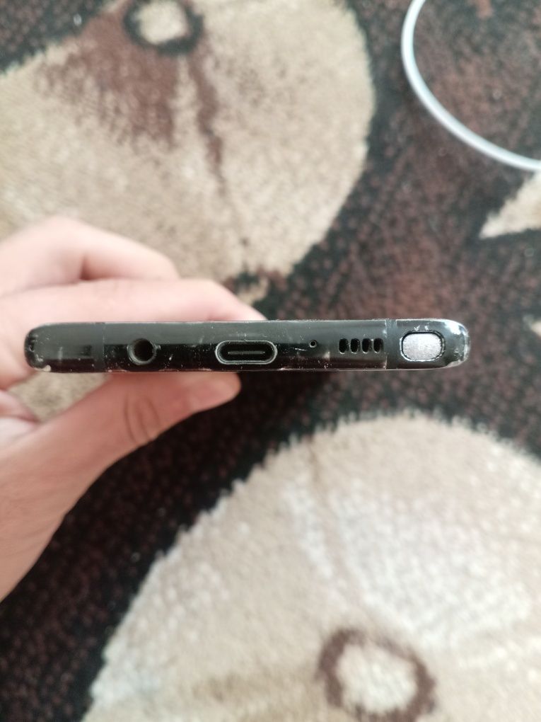 Samsung S10 zapchast
