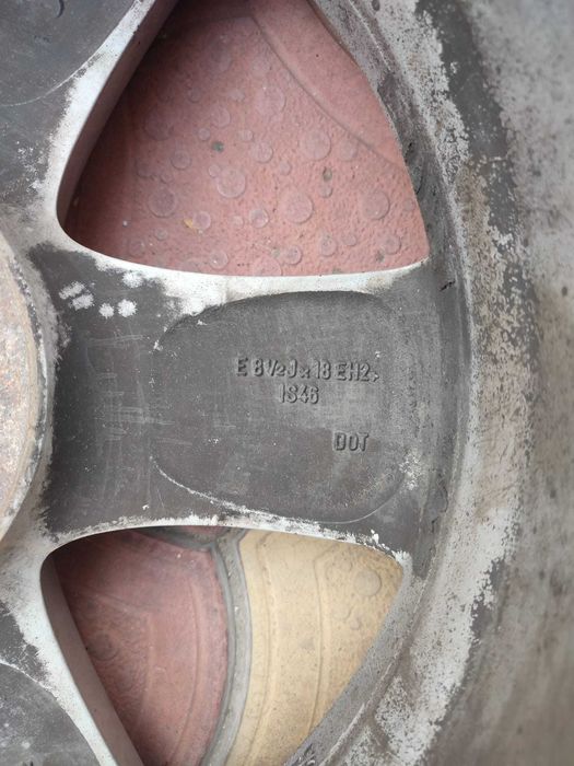 Jante 18 inch echipate cu anvelope de iarnă (255/55R18). Negociabil.