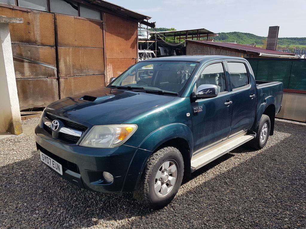 Dezmembrez Toyota Hilux 3.0 D-4D, 2.5