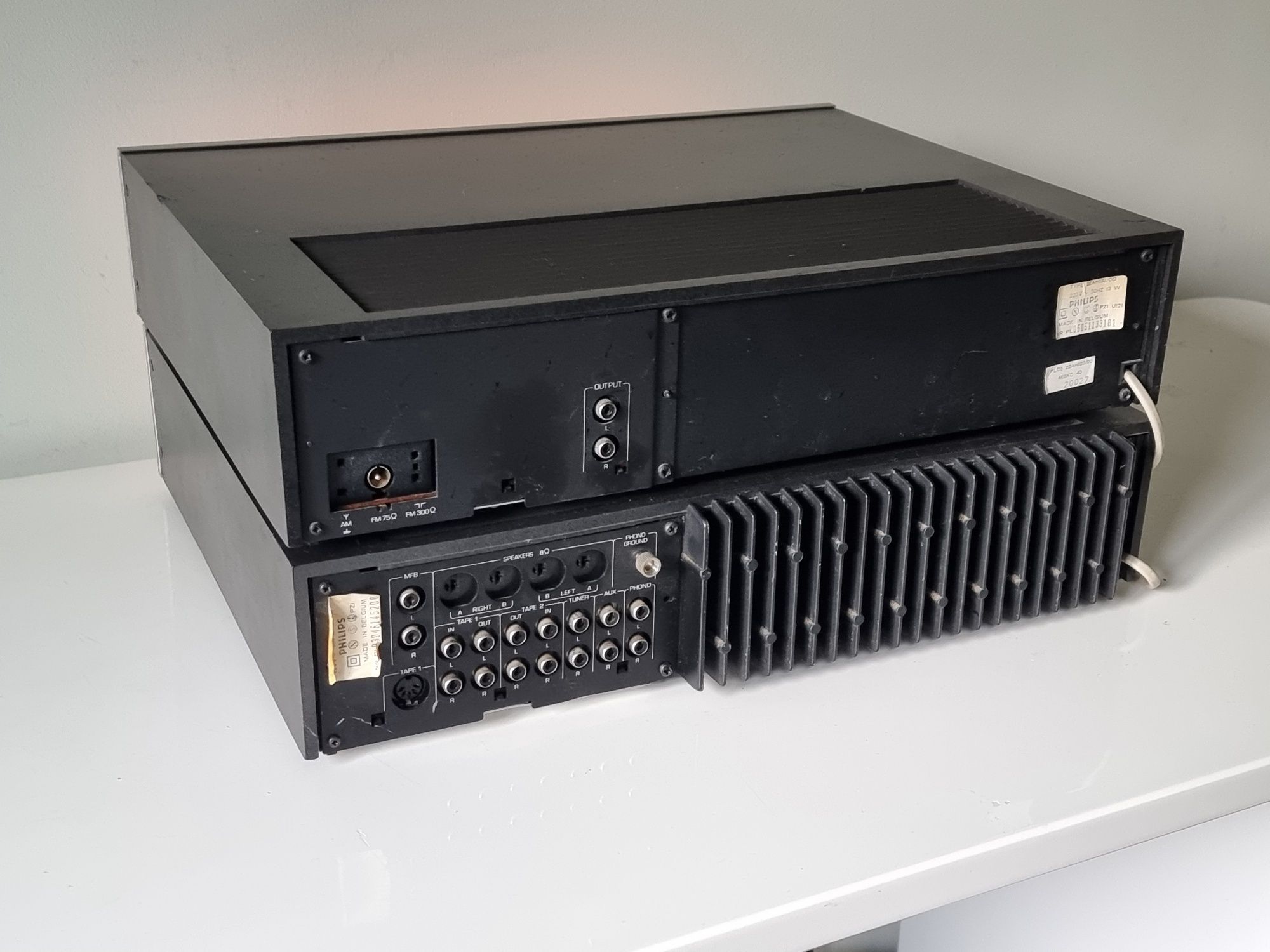 Philips 22AH305 и Philips 22AH103