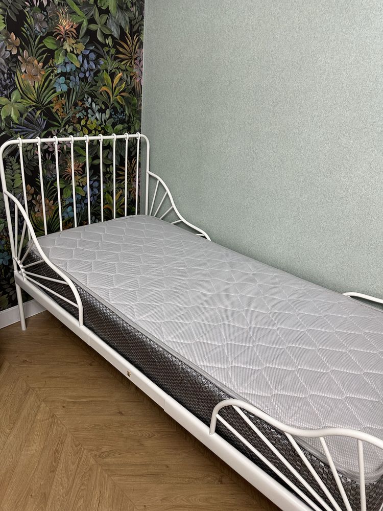 Продам детскую кровать Икеа