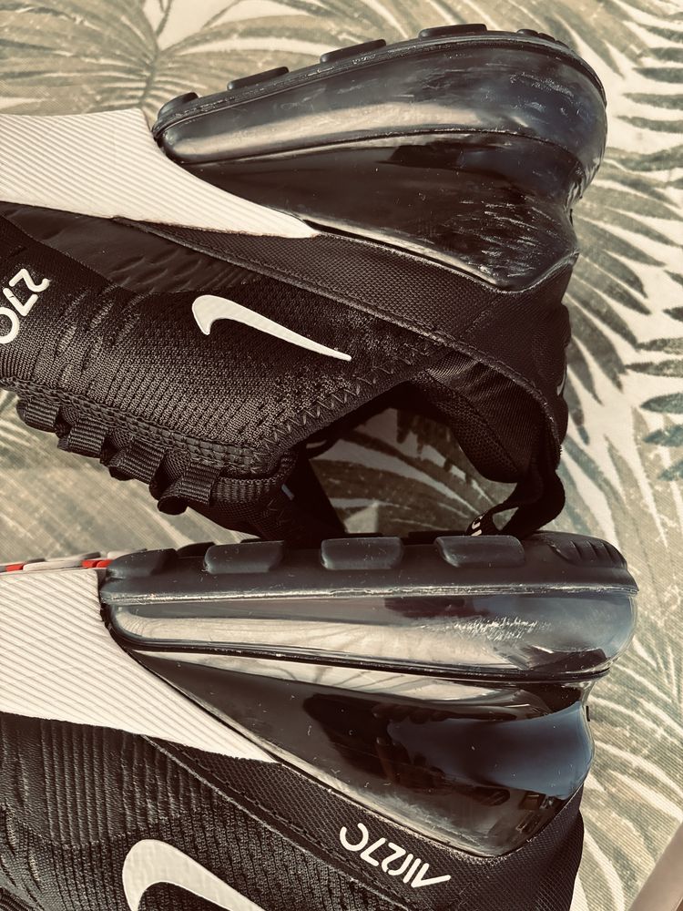 Nike - Air Max 270
