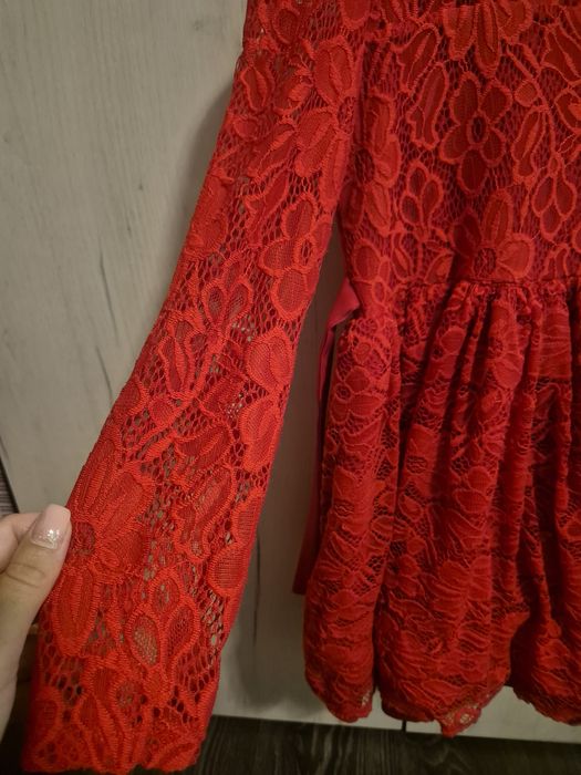 Rochie rosie dantela 7-8 ani