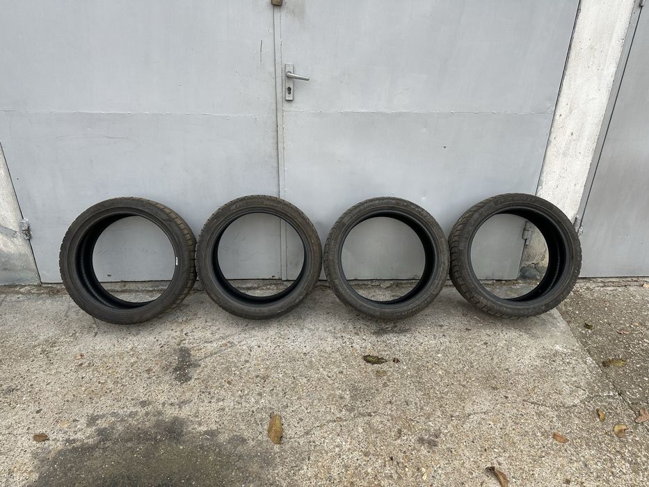 245/40/19 Pirelli PZERO Winter
