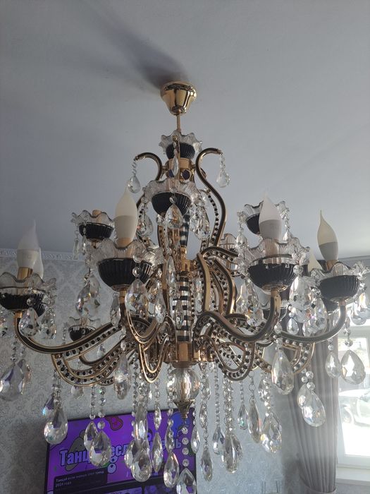 срочно продам люстры, цены разные, адрес и цена в описание!!